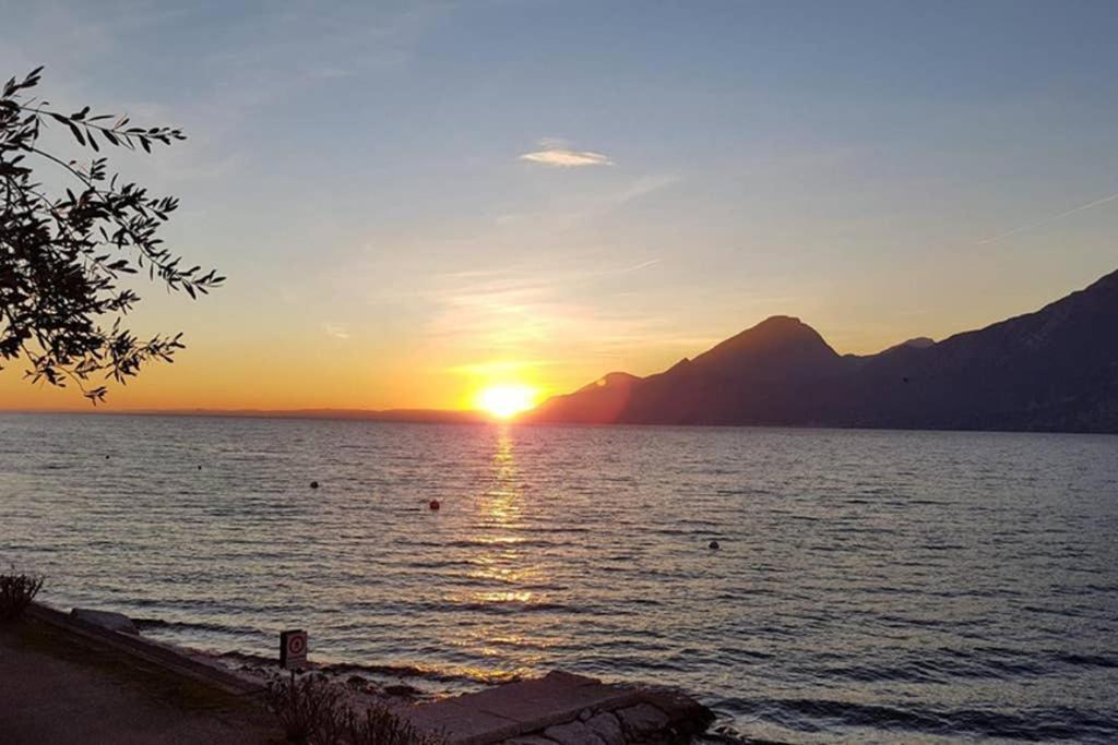 Villa Francesca-Grande Appartamento In Riva Al Lago Brenzone sul Garda Exterior foto